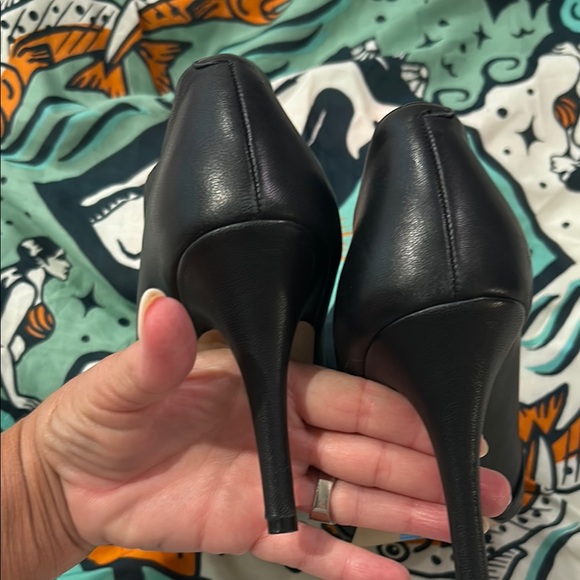 Nine West Black Heeled Boots Modern Versatile Design - Picture 6 of 9